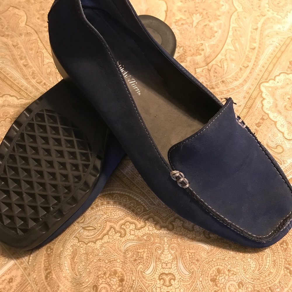 Aerosols Navy super comfy loafers
